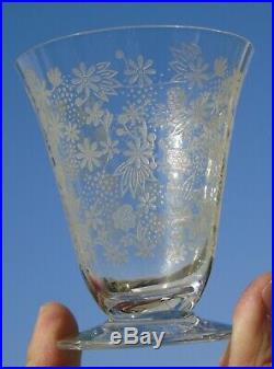 Baccarat Service de 6 verres à vin en cristal gravé, modèle Elisabeth. H. 8,5