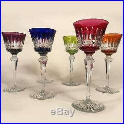 Baccarat. Suite de 6 verres à vin en cristal doublé et taillé de couleur