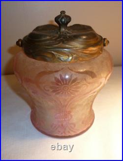 Baccarat gravé pot en verre