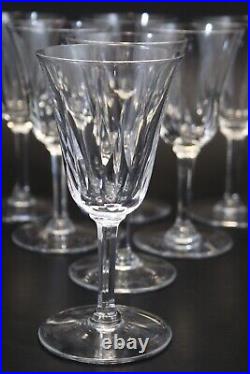 Baccarat modèle Cerdagne 7 verres à vin cristal taillé signés 16 cm