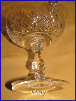 Baccarat modèle Douai 6 coupes à Champagne en cristal 1916 forme 62 taille 6073 Baccarat modèle Douai 6 coupes à Champagne en cristal 1916 forme 62 taille 6073
