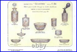 Baccarat modèle Églantier. Coupe à éponges, en cristal dégagé à l'acide Baccarat modèle Églantier. Coupe à éponges, en cristal dégagé à l'acide