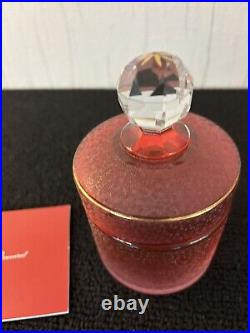 Boite givrée rouge en cristal de Baccarat