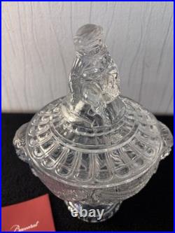 Bonbonnière couverte d'un cornac en cristal de Baccarat