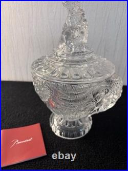 Bonbonnière couverte d'un cornac en cristal de Baccarat