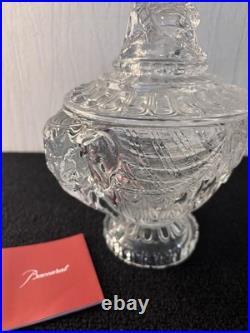 Bonbonnière couverte d'un cornac en cristal de Baccarat