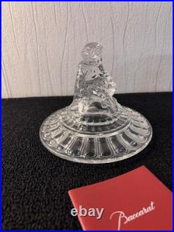 Bonbonnière couverte d'un cornac en cristal de Baccarat