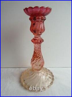 Bougeoir cristal Baccarat rouge en dégradé modèle Bambou côtes torses, H 23 cm