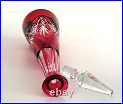 CARAFE Cristal Overlay Rouge BACCARAT ou SAINT LOUIS XXème Siècle CARAFE Cristal Overlay Rouge BACCARAT ou SAINT LOUIS XXème Siècle
