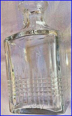 Carafe à alcool/whisky en cristal signée BACCARAT modèle Nancy