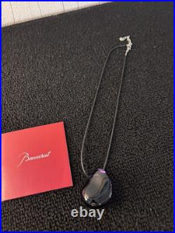 Collier galet violet en cristal de Baccarat