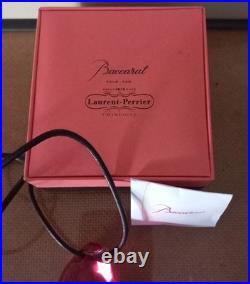 Collier pendentif rose cristal de Baccarat Pour Laurent Perrier. Série Limitée