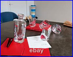 Cristal Baccarat, collection Projection rouge. En coffret, 1 carafe et 4 verres