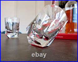 Cristal Baccarat, collection Projection rouge. En coffret, 1 carafe et 4 verres