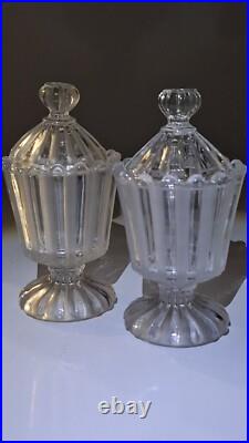 Deux Ancien moutardier cristal incolore et de cristal sablé signé BACCARAT Deux Ancien moutardier cristal incolore et de cristal sablé signé BACCARAT