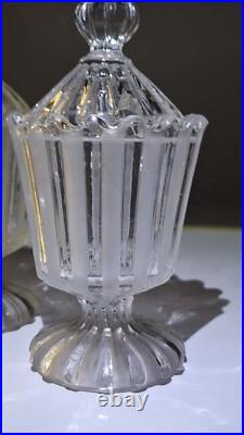 Deux Ancien moutardier cristal incolore et de cristal sablé signé BACCARAT Deux Ancien moutardier cristal incolore et de cristal sablé signé BACCARAT