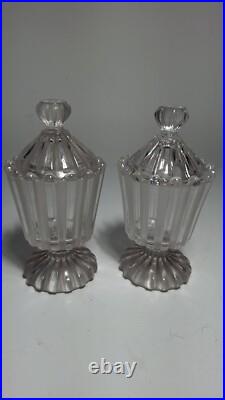 Deux Ancien moutardier cristal incolore et de cristal sablé signé BACCARAT Deux Ancien moutardier cristal incolore et de cristal sablé signé BACCARAT