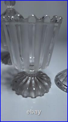 Deux Ancien moutardier cristal incolore et de cristal sablé signé BACCARAT Deux Ancien moutardier cristal incolore et de cristal sablé signé BACCARAT