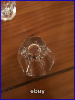 Ensemble carafe et 6 verres en cristal de Baccarat (prix du lot)