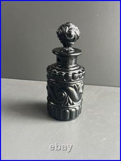 Flacon En Cristal Noir Baccarat Modelé Russe