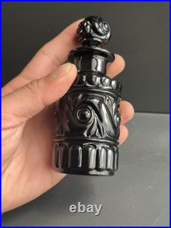 Flacon En Cristal Noir Baccarat Modelé Russe