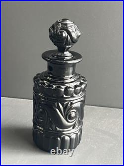 Flacon En Cristal Noir Baccarat Modelé Russe