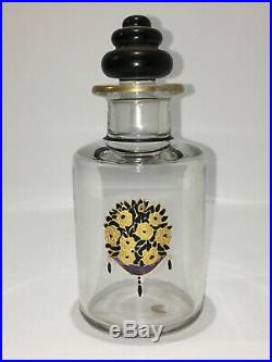 Flacon à parfum en cristal de BACCARAT décor émaillé Georges Chevalier