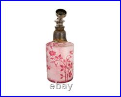 Flacon vaporisateur parfum ancien cristal de Baccarat gravé à l'acide églantier