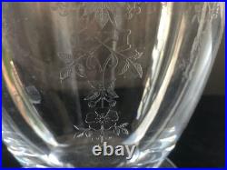 Grande carafe en cristal gravé BACCARAT Medicis forme 8470 gravure 8828