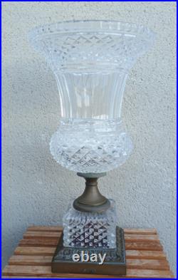 Imposant Vase Médicis En Cristal Taillé Sur Pied Création vaudeville à Baccarat