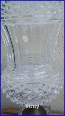 Imposant Vase Médicis En Cristal Taillé Sur Pied Création vaudeville à Baccarat