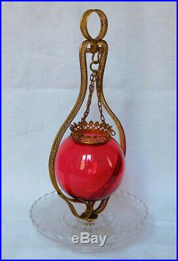 Lampe à huile en CRISTAL DE BACCARAT rouge et blanc, modèle Renaissance SIGNEE