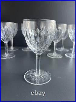Lot 12 Verres A Vin En Cristal Baccarat modèle à écaille