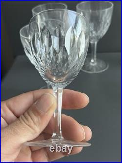 Lot 12 Verres A Vin En Cristal Baccarat modèle à écaille