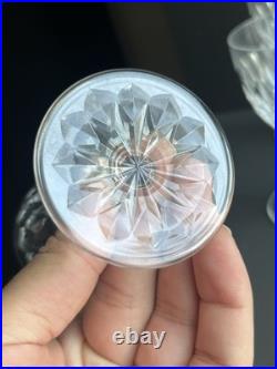 Lot 12 Verres A Vin En Cristal Baccarat modèle à écaille
