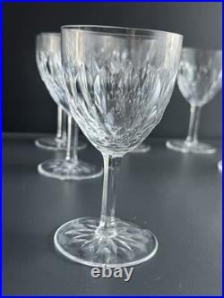 Lot 12 Verres A Vin En Cristal Baccarat modèle à écaille