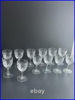Lot 12 Verres A Vin En Cristal Baccarat modèle à écaille