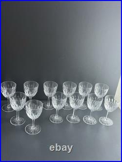 Lot 12 Verres A Vin En Cristal Baccarat modèle à écaille