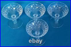 Lot 1 4 coupes à champagne en cristal taillé de BACCARAT modèle Armagnac XX° Lot 1 4 coupes à champagne en cristal taillé de BACCARAT modèle Armagnac XX°