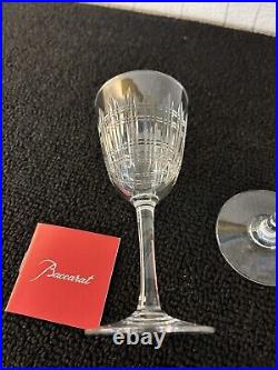 Lot 2 verres à vin blanc modèle Dombasle en cristal de Baccarat (prix des 2)mod3 Lot 2 verres à vin blanc modèle Dombasle en cristal de Baccarat (prix des 2)mod3