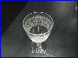 Lot 6 verres à vin blanc cristal gravé Baccarat gravure 7742 Athénienne 10,9 cm