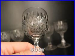 Lot 7 Verres à vin blanc en cristal taillé Baccarat forme 6186 taille 8357 Lot 7 Verres à vin blanc en cristal taillé Baccarat forme 6186 taille 8357