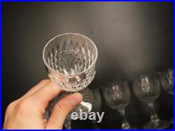 Lot 7 Verres à vin blanc en cristal taillé Baccarat forme 6186 taille 8357 Lot 7 Verres à vin blanc en cristal taillé Baccarat forme 6186 taille 8357