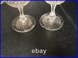Lot 7 Verres à vin blanc en cristal taillé Baccarat forme 6186 taille 8357 Lot 7 Verres à vin blanc en cristal taillé Baccarat forme 6186 taille 8357