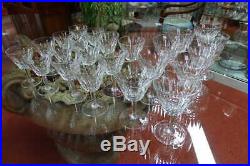Lot de 23 verres en cristal de Baccarat modèle Cassino