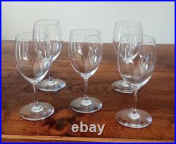 Lot de 5 verres à vin modèle perfection en cristal de Baccarat