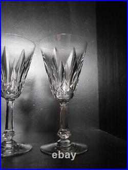 Lot de 6 verres à eau en cristal taillé Baccarat modèle Tourville 18 cm Lot de 6 verres à eau en cristal taillé Baccarat modèle Tourville 18 cm