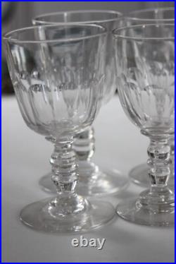 Lot de 7 Anciens Verres à Vin ou Porto en Cristal Baccarat, Modèle Gondole Lot de 7 Anciens Verres à Vin ou Porto en Cristal Baccarat, Modèle Gondole