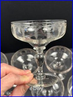 Lot de 9 Coupes à Champagne en Cristal de Baccarat / Saint Louis Gravé XIXe