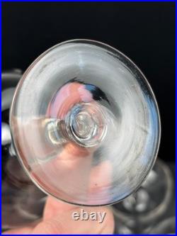 Lot de 9 Coupes à Champagne en Cristal de Baccarat / Saint Louis Gravé XIXe